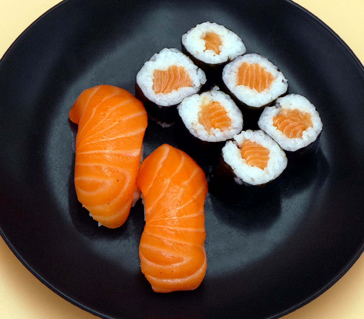 S2. Maki, Nigi – 8 pcs