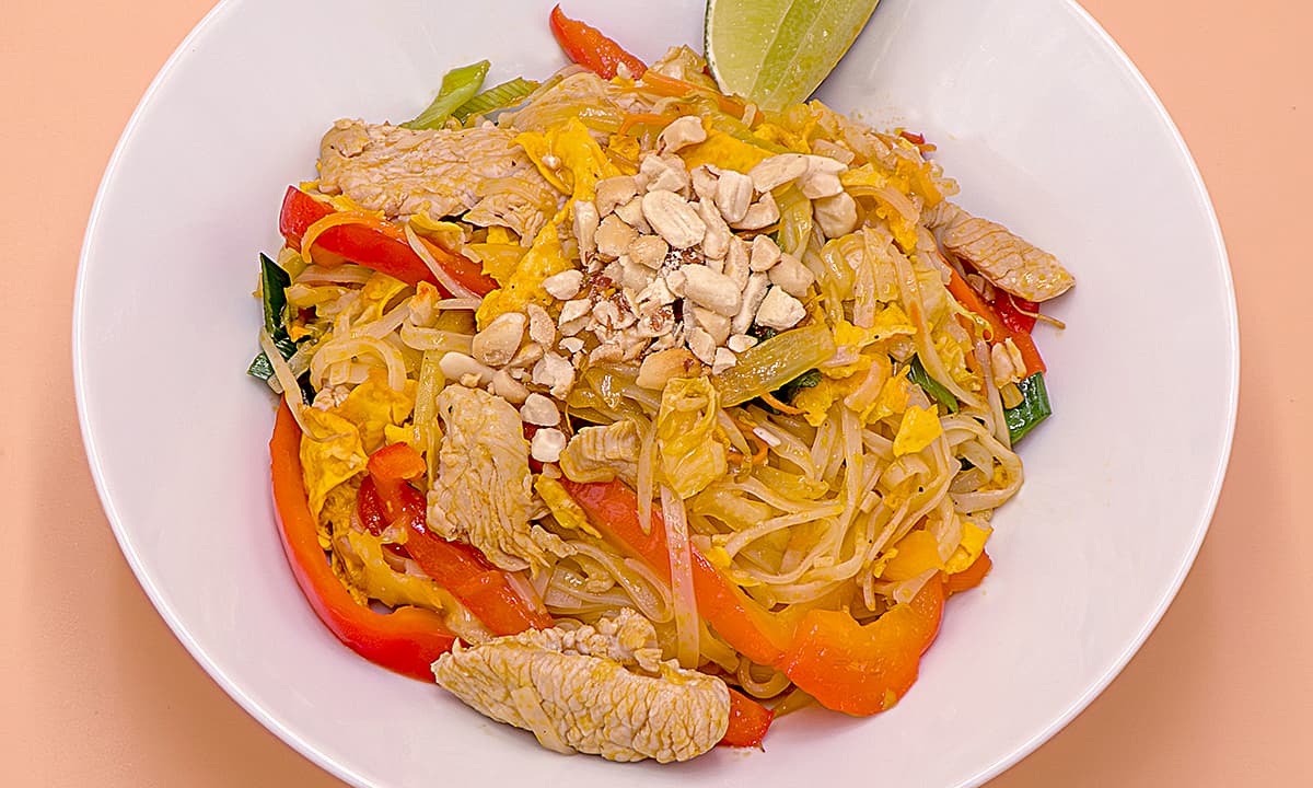 7. Pad thai gà